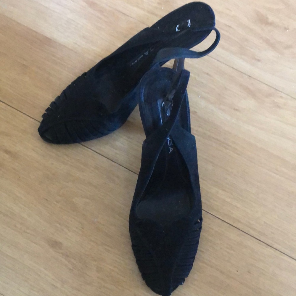 Women dress shoes